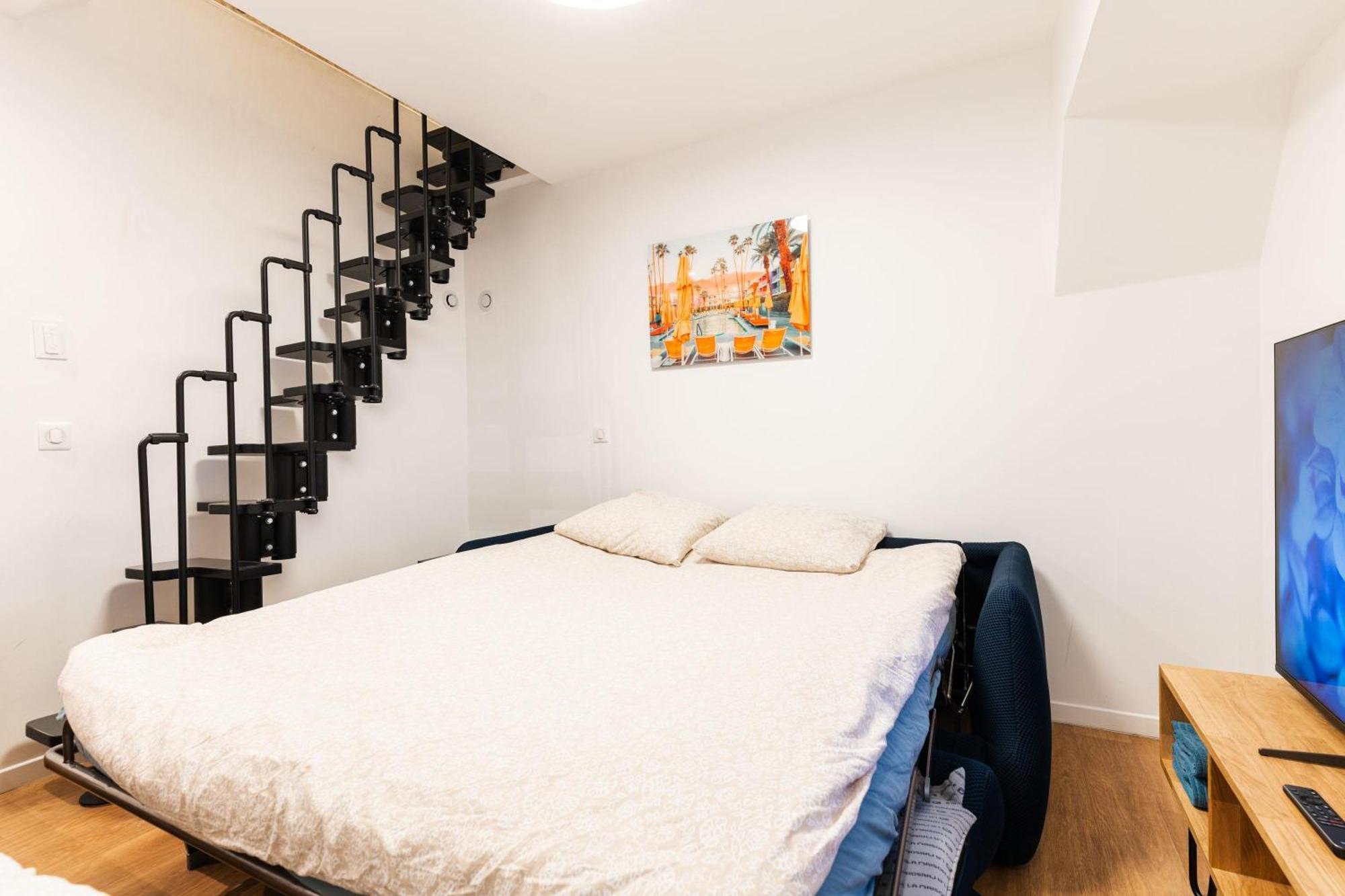 Loft 4 Bedroom Montmartre Pigalle Ac By Lcc Agency Paris Exterior foto