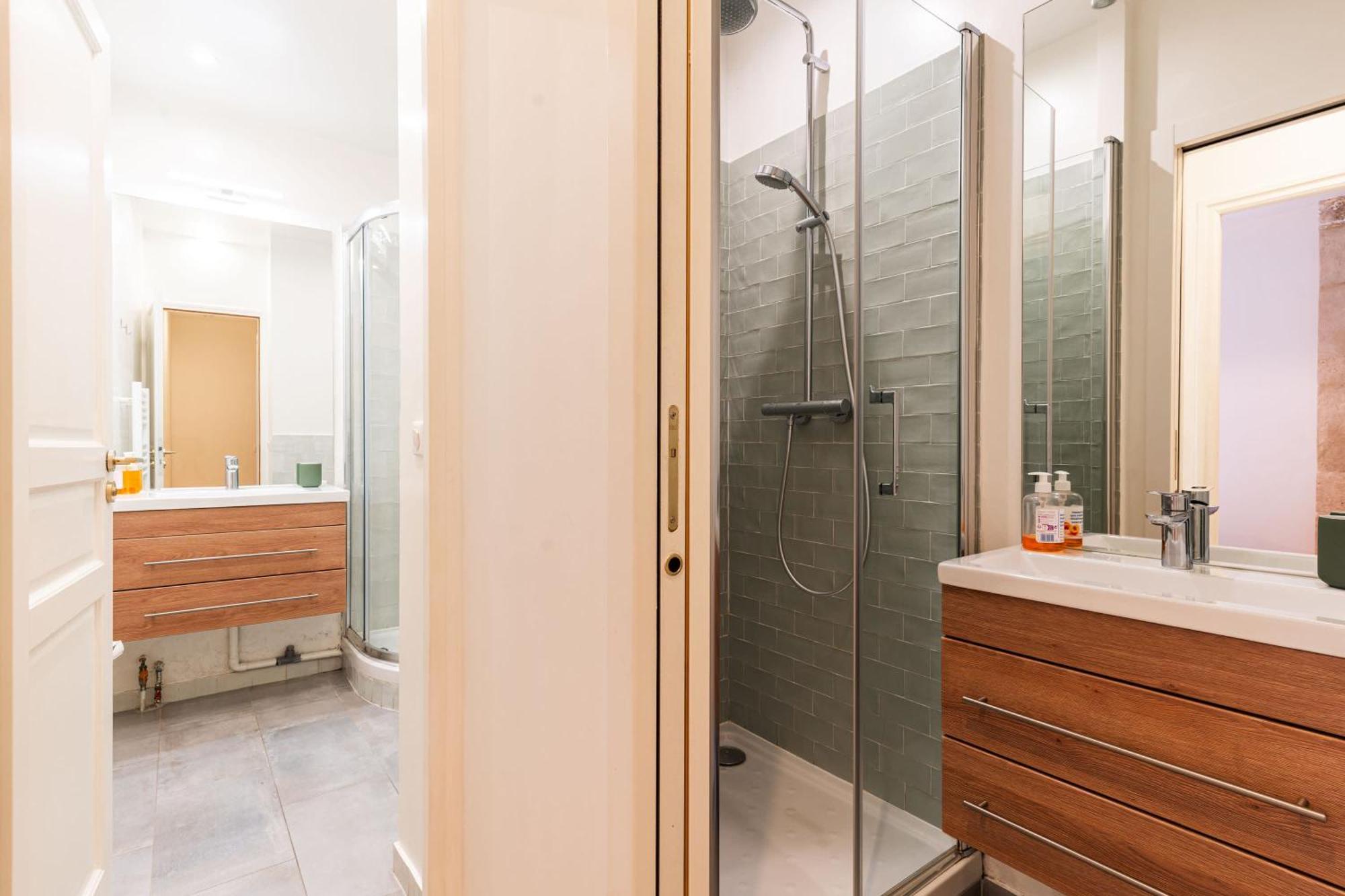 Loft 4 Bedroom Montmartre Pigalle Ac By Lcc Agency Paris Exterior foto